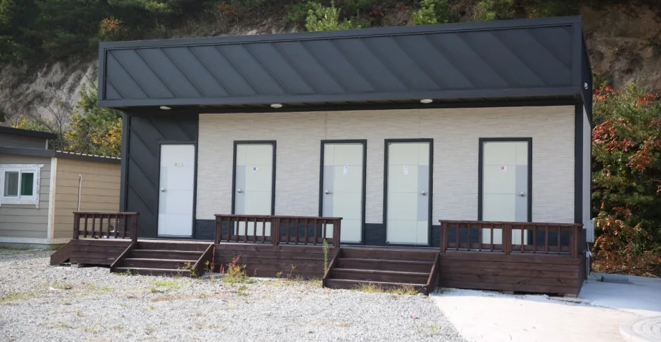 덕산참숯랜드 야외 화장실